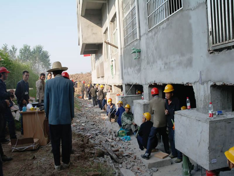 学校地基下沉加固施工