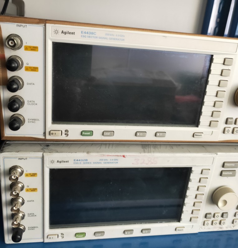 Agilent E4433B