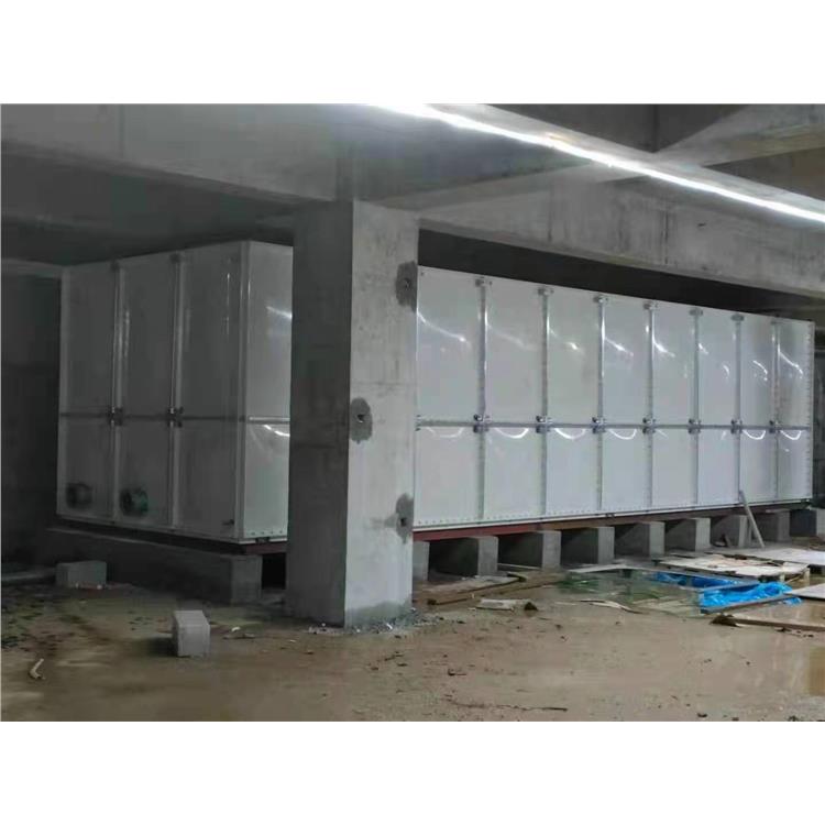 烏魯木齊屋頂玻璃鋼水箱定制 方形玻璃鋼水箱 本地廠家