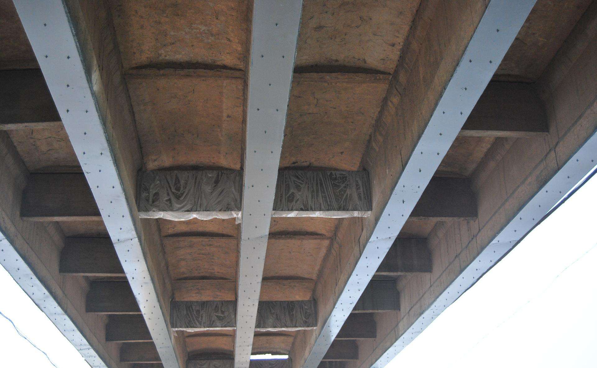 桥梁加固-外粘钢板加固施工