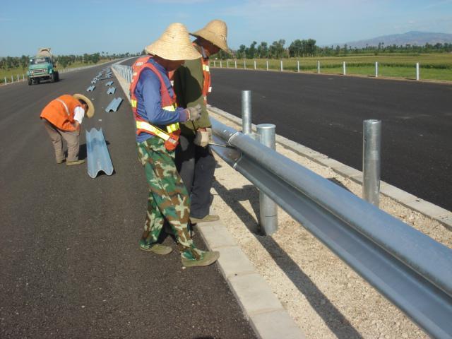 乡村公路护栏板厂家定做 公路波形护栏板