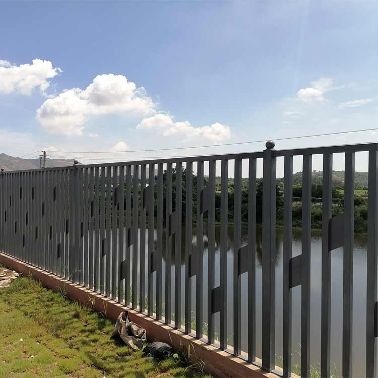 东莞别墅围墙护栏图片焊接式铁栏杆价格三横杆栅栏安装