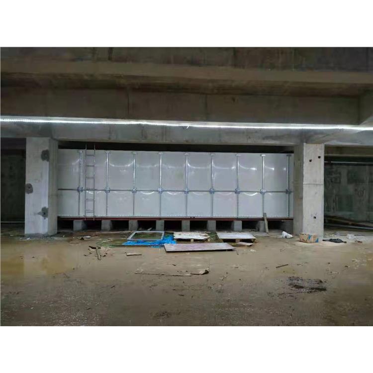 乌鲁木齐屋顶玻璃钢水箱定制 应急玻璃钢水箱 本地厂家