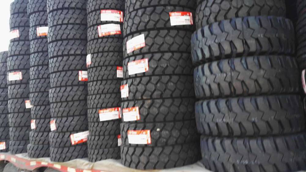 全钢工业叉车胎防爆胎实心胎225/75R15