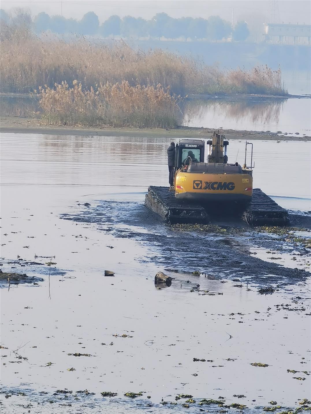 济宁湿地浮水挖掘机