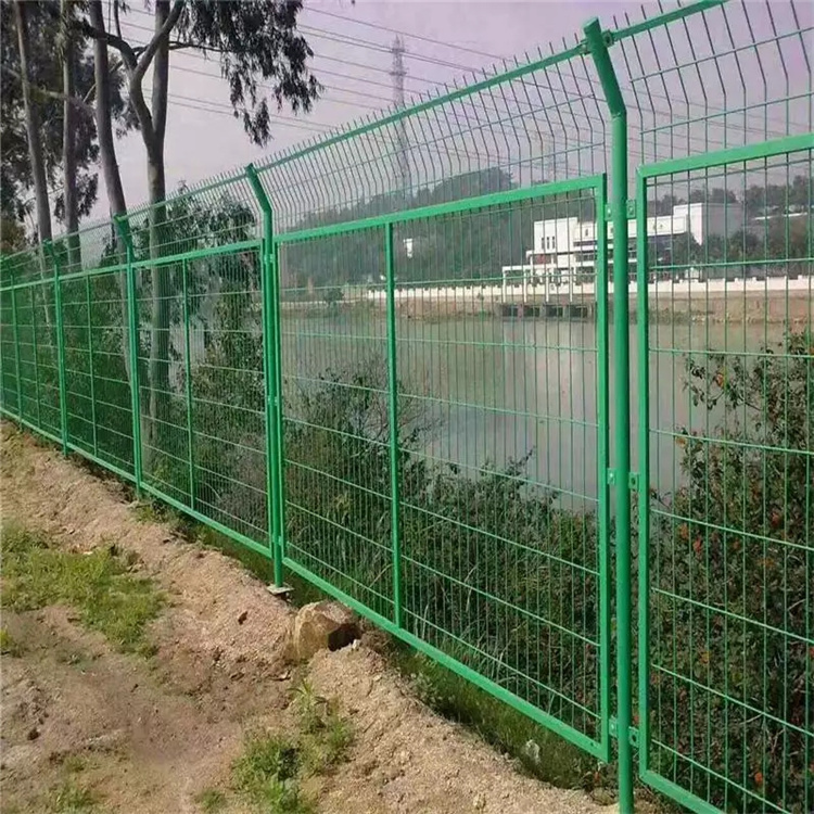 河北绿色养殖围栏网厂家供应通化工厂隔离网白山摊位隔离网